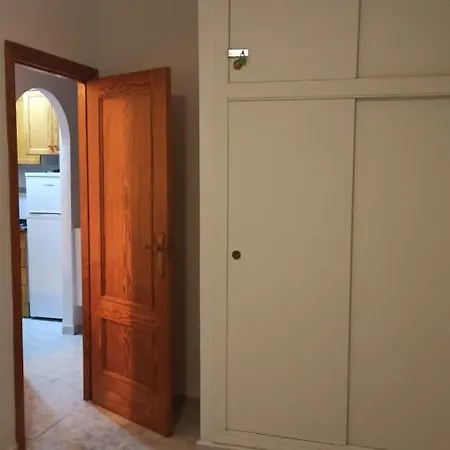 Lägenhet Only 250m From The Locos *