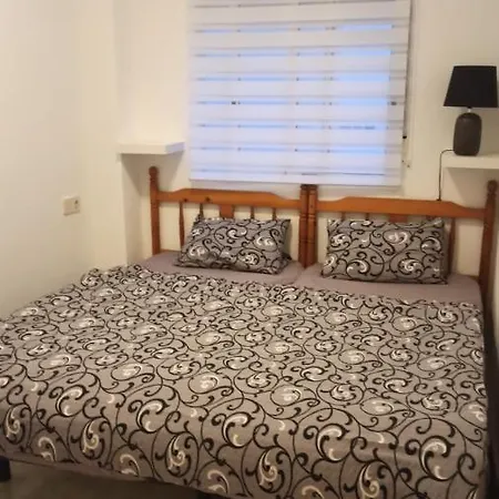 Only 250m From The Locos Apartment *