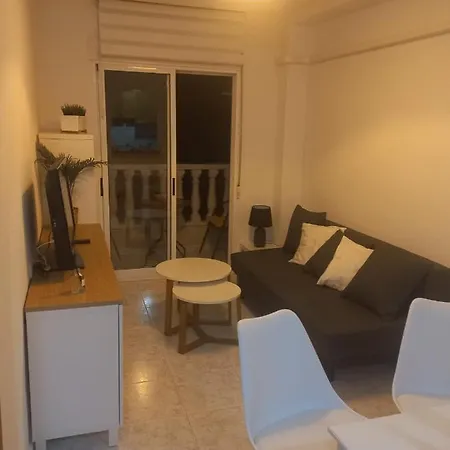 Only 250m From The Locos Apartment